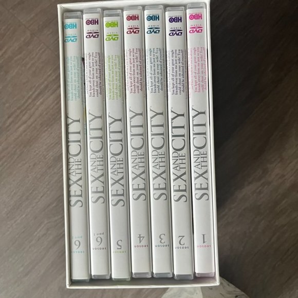 Sex and the City Complete DVD Boxed Collection - Picture 4 of 6